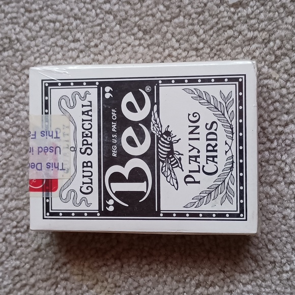 The Rio Casino Playing Cards with collectable $1chip - Picture 3 of 3